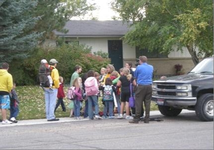 'Walking school bus' would keep kids safest