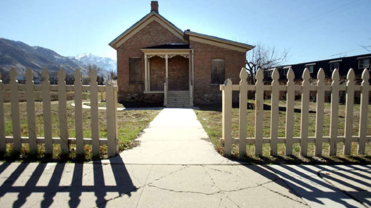 Historic Casto house must be moved, demolition possibility