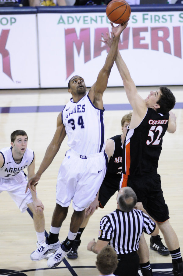 Utah State plays Mercer in the CIT Championship in Logan, Utah (Ryan Talbot, Utah State Athletics)