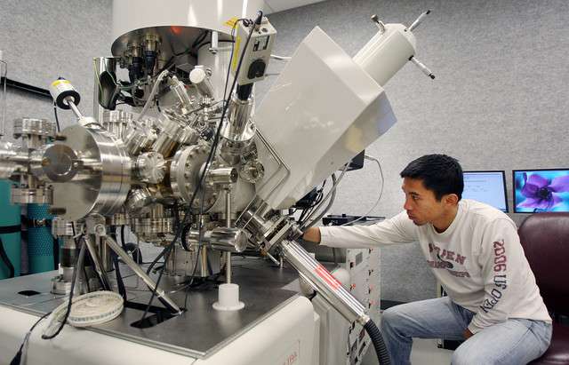 Paulo Perez, a U of U graduate student in the Anderson group, works in the microscopy suite of the James L. Sorenson Molecular Biotechnology Building in Salt Lake City, Wednesday, April 18, 2012.