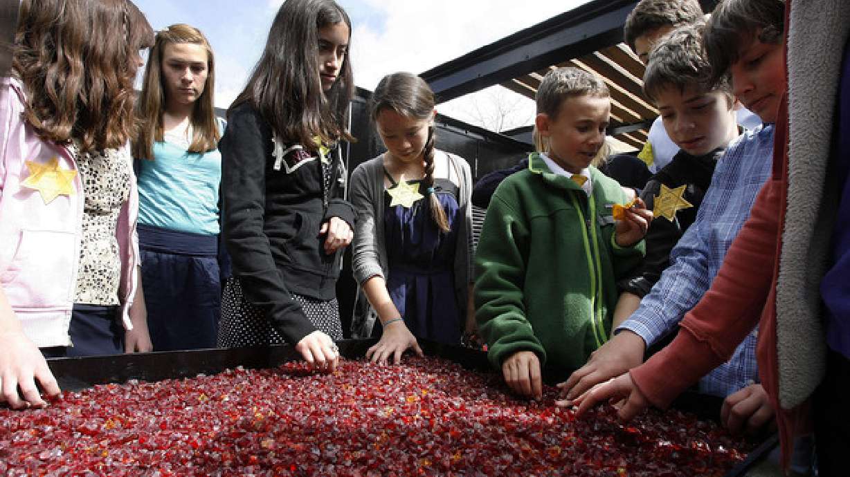 Utahns mark U.S. Holocaust Remembrance Day