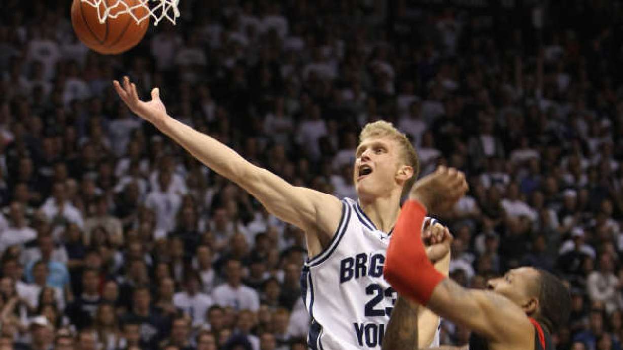 Big second-half run sparked by defense propels BYU to win over Santa Clara