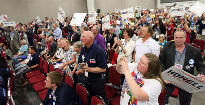 The audience rises in support of candidate 
Scott Howell as he talks about his political 
ideas during his nomination speech at the state 
democratic convention in Salt Lake City 
Saturday, Abril 21, 2012. (Brian 
Nicholson/Deseret News)