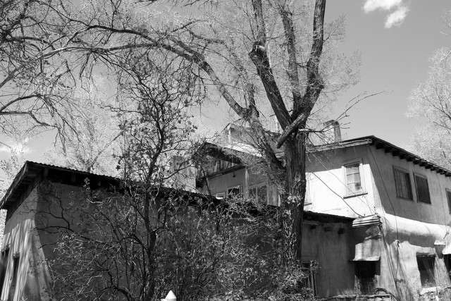 The Hernandez Hotel was built in the late 1800s
and closed during the Great Depression. The
owners requested that its remote Arizona
location be kept secret. (Photo: Grant Olsen)