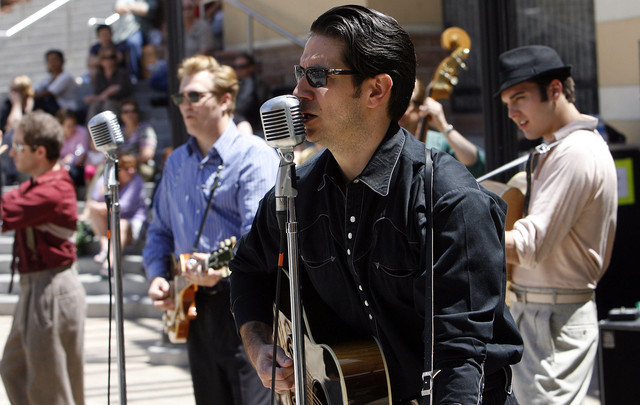 Rock-legend impersonators entertain at Gateway