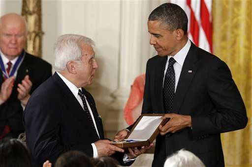 President Barack Obama awards the Medal of
Freedom to former Polish Foreign Minister
Adam Daniel Rotfeld who is accepting for Jan
Karski. (AP Photo/Charles Dharapak)