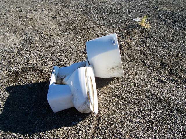 All sorts of dangerous objects have been found on the road, including in this case a toilet. This year alone, there have been 189 crashes resulting from debris on the road, and on average about 500 will be caused.