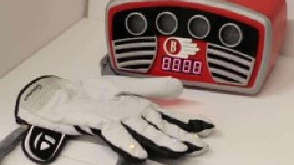 Wearable Tech Glove Gamifies Arthritis Therapy