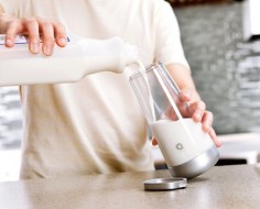 Smart Jug Can Detect Spoilt Milk &amp; Notify User Via Text