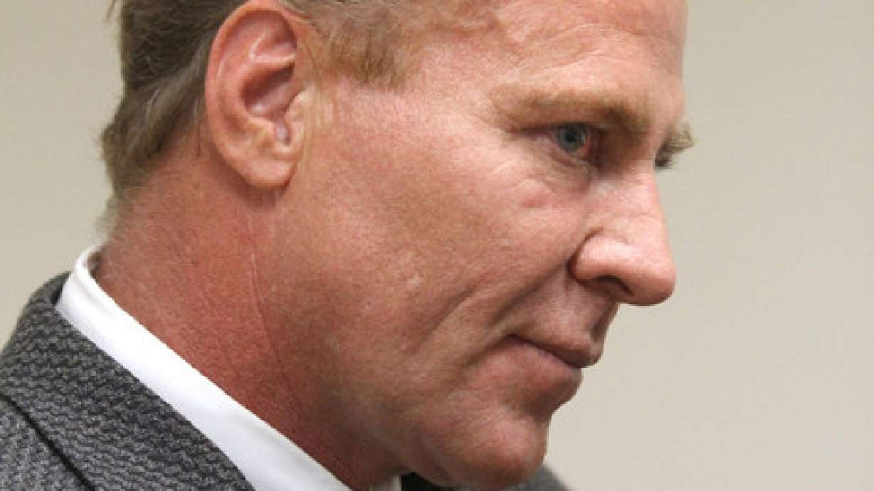 Former plastic surgeon now faces malpractice lawsuit