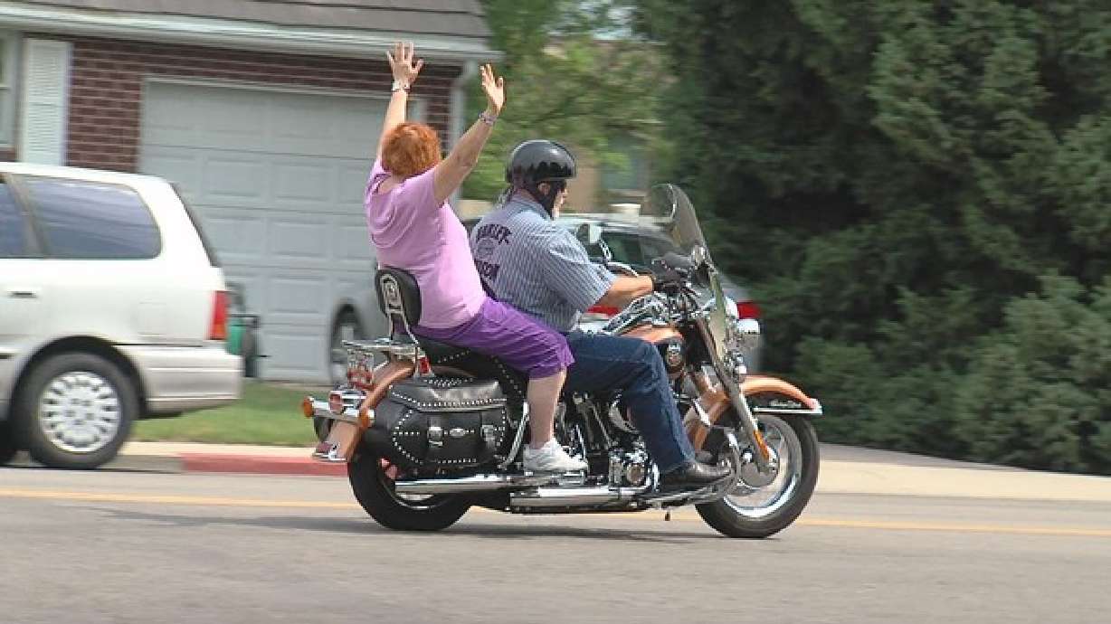 Senior citizens get a 'Harley thank-you' from motorcycle riders
