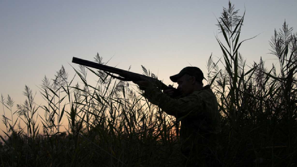 Senate unanimously approves youth hunter permit bill