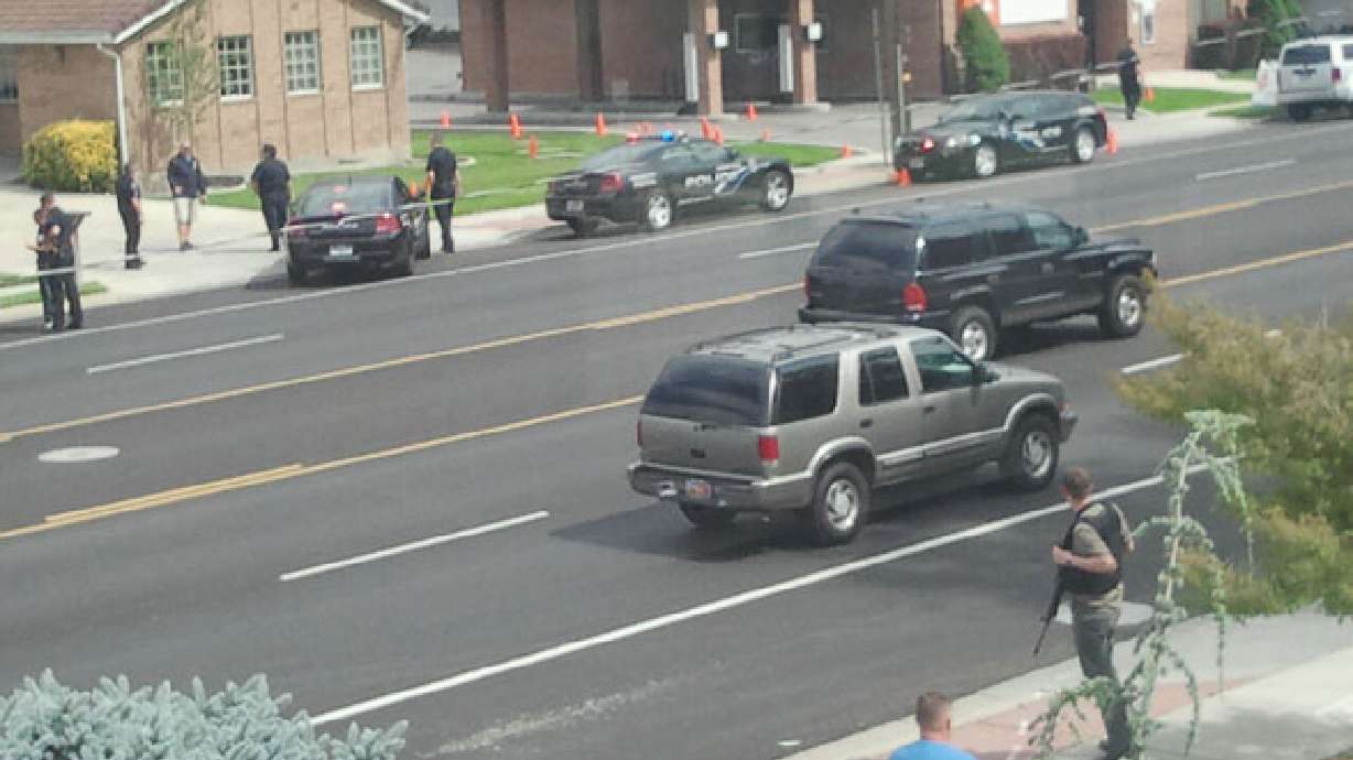 Dyed man on the run following credit union robbery