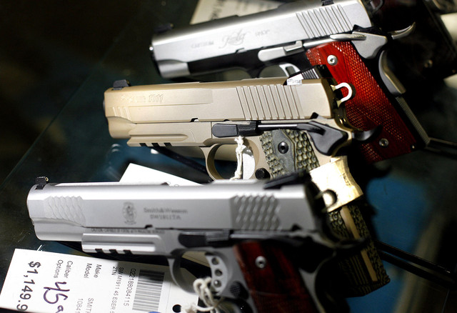 Poker event with handguns for prizes causes dispute at UO