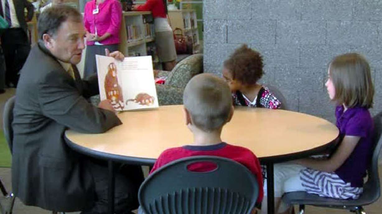 Group aims to match 20,200 reading volunteers with schools