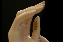 'Smart fingertips' pave way for virtual sensation