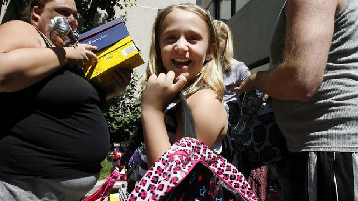 5,600 back-to-school items to children at shelter