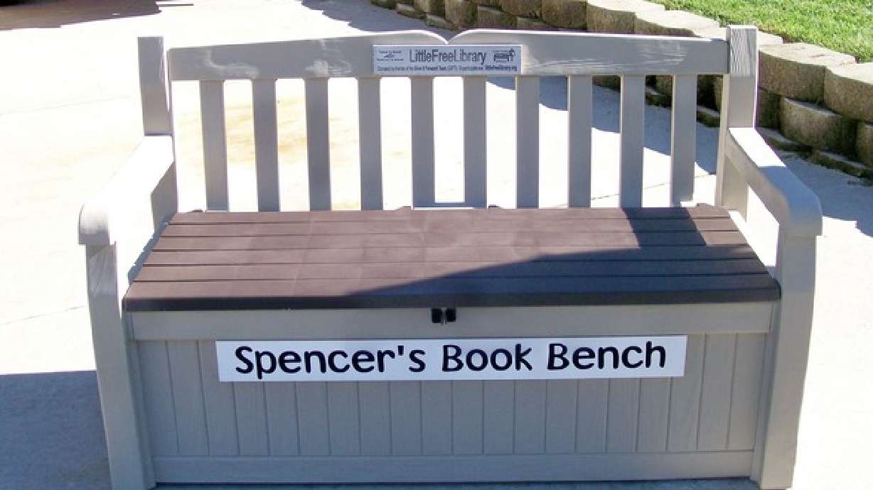 Adult with autism shares love of reading with 'book bench'