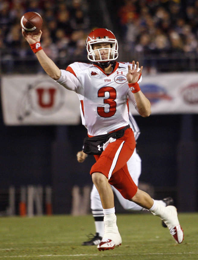 Utah Quarterback #3 Jordan Wynn passes the ball as Utah and Cal play in the San Diego County Credit Union Poinsettia Bowl (Scott G Winterton, Deseret News)
