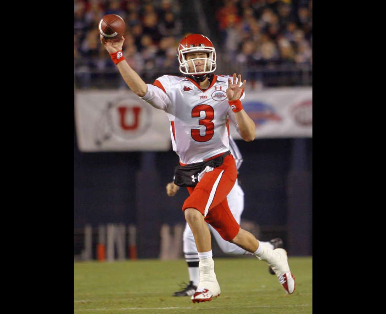 Utah Quarterback #3 Jordan Wynn passes the ball as Utah and Cal play in the San Diego County Credit Union Poinsettia Bowl (Scott G Winterton, Deseret News)