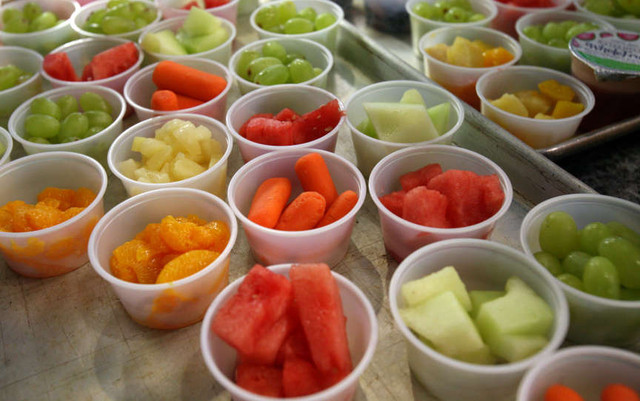 Nutritional guidelines cut lunch portions; students say they're hungry