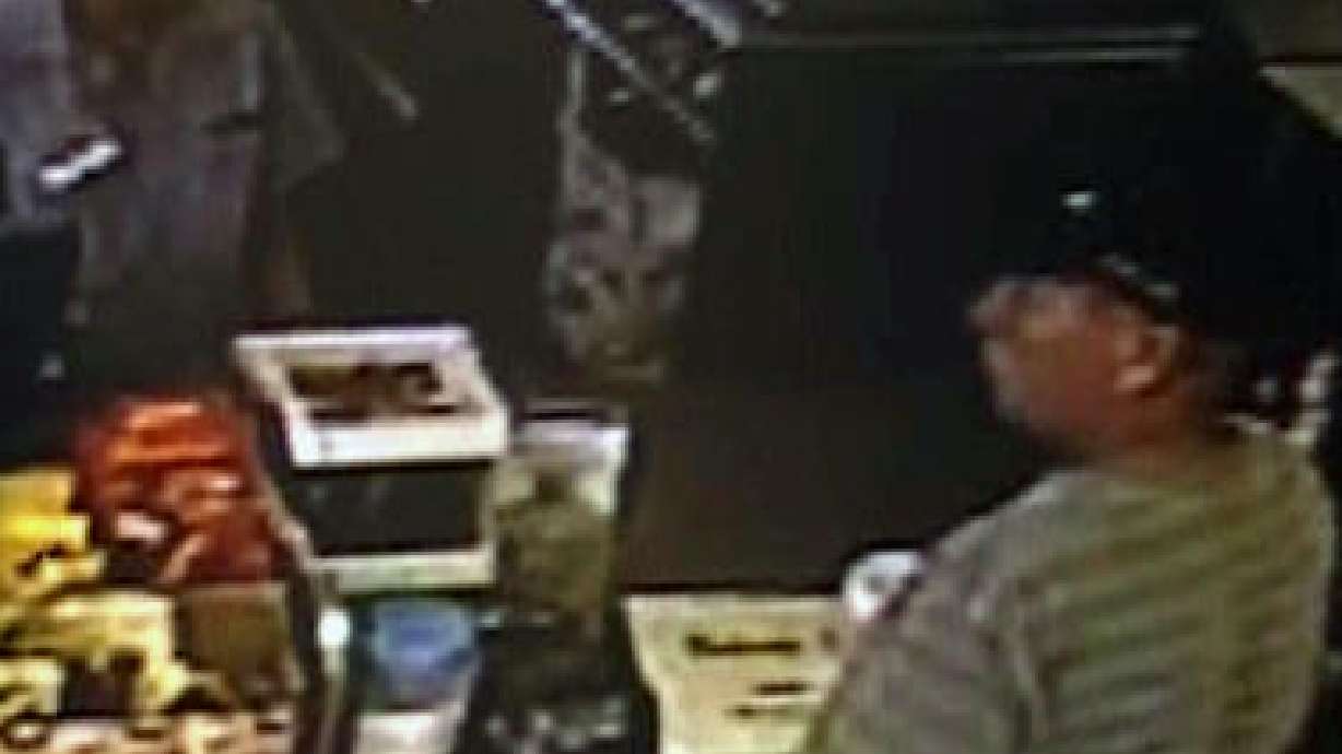 Photos of copper theft suspect released, police still looking