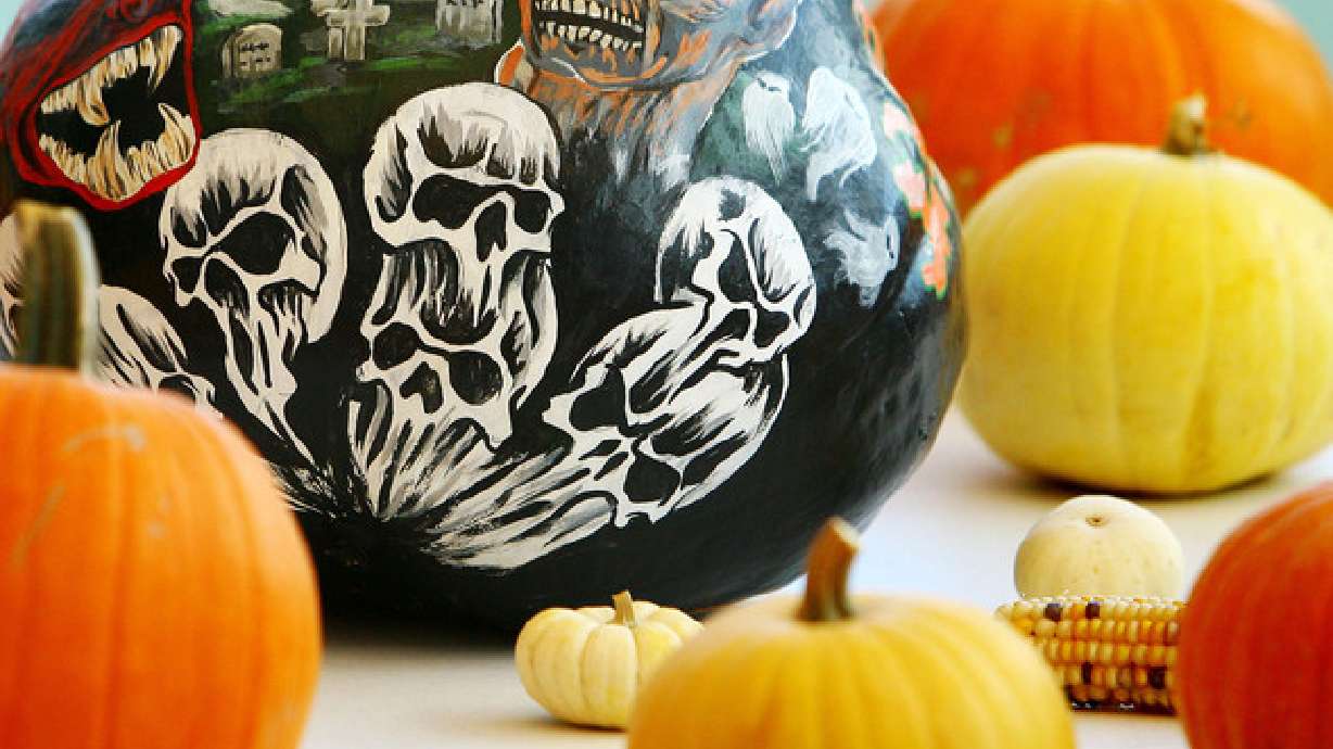 Prison inmates harvest, decorate pumpkins for disabled kids