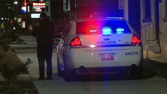 Police looking for suspect who stabbed bystander