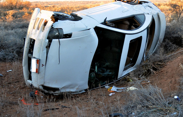 Early-morning crash kills teen