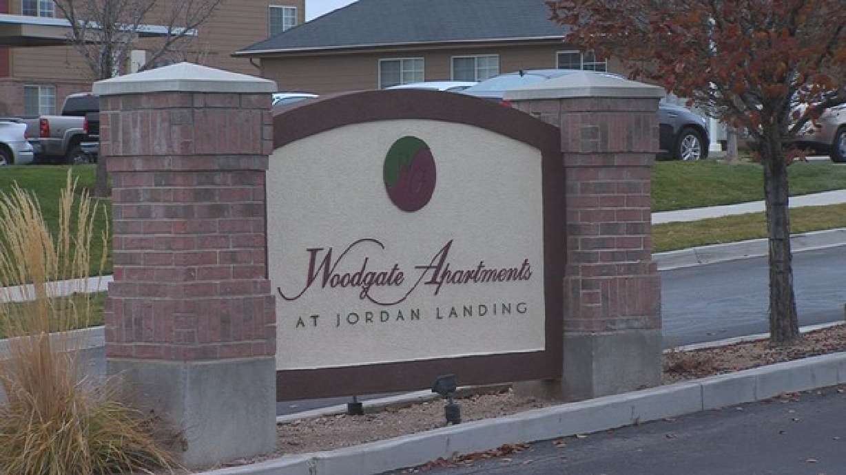 1 shot after man attempts to intervene in couple's argument, police say