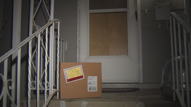 Fugitive accused of stealing packages off front porches