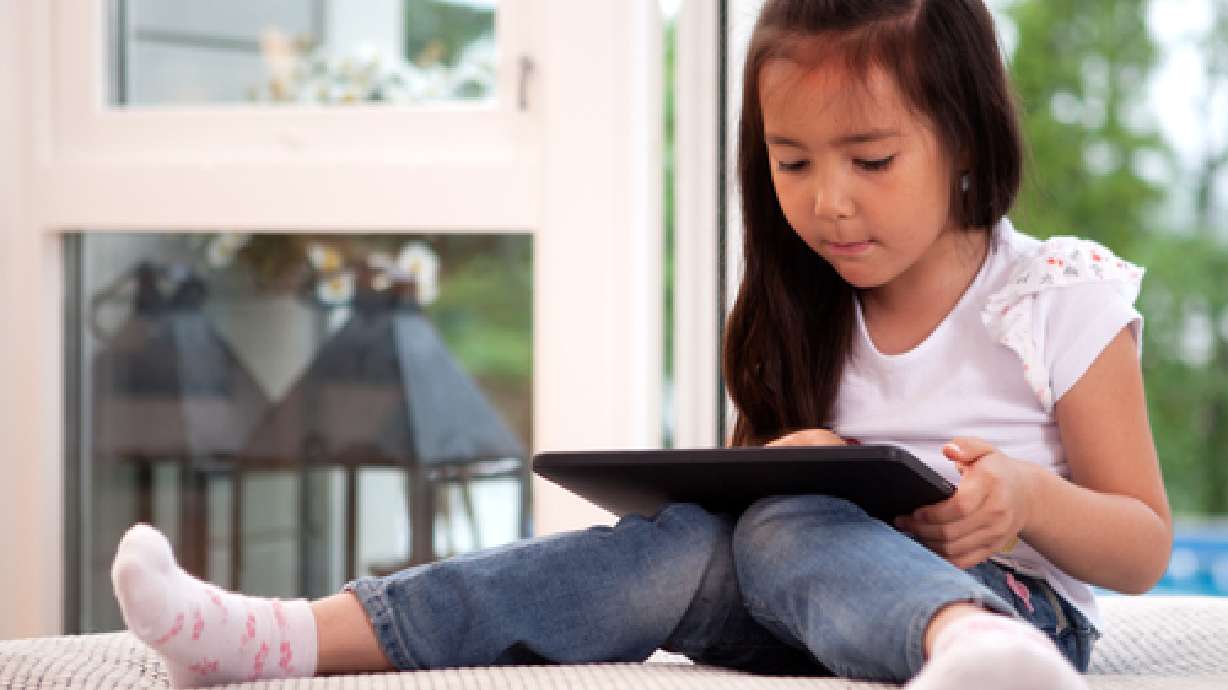How to help kids balance life and electronic devices