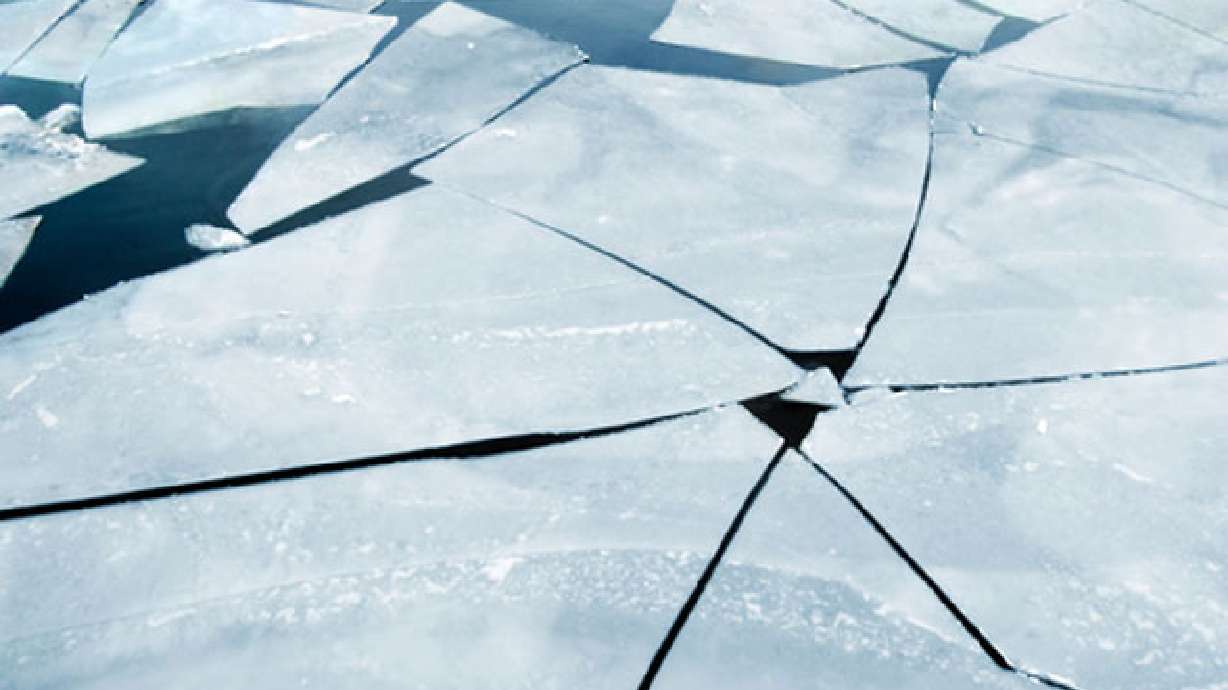 UHP helicopter rescues rafter from frozen Green River