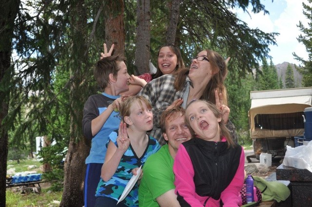 Santaquin family host fundraiser to help adopt 5 girls from Ukraine