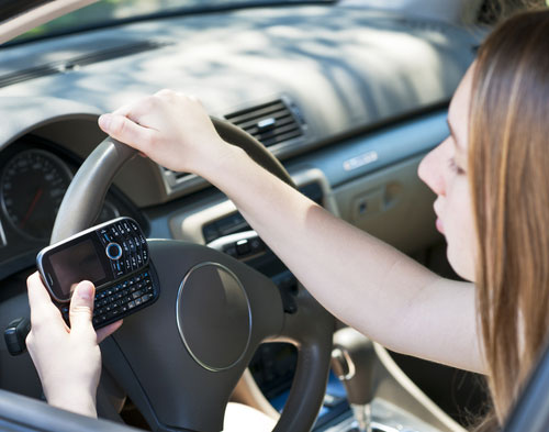 Law banning teen drivers from cellphone use takes effect