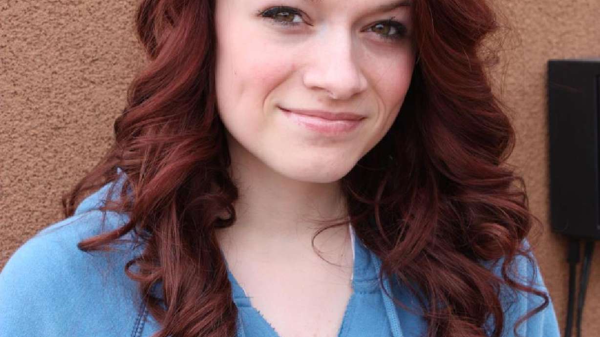 Teen allowed back in school after hair-coloring debacle