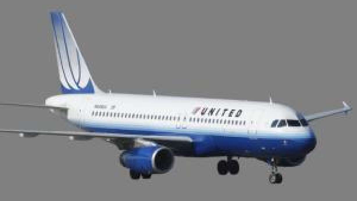 Man dies on flight to SLC; passengers describe resuscitation attempt
