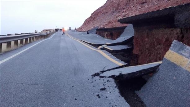 Landslide closes Highway 89 near Page