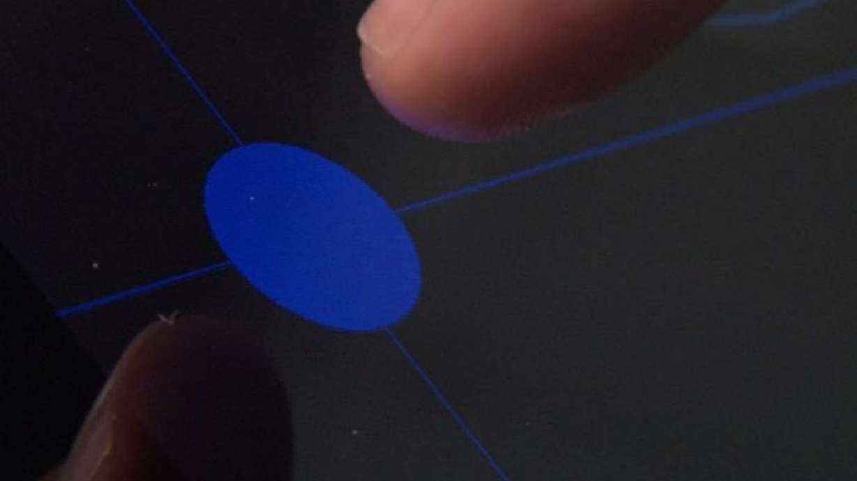 Touchless touch screen gives you control without contact (video)