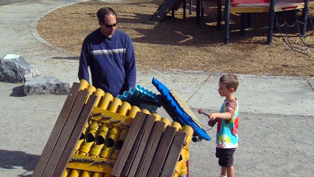 Work-family balance difficult for working dads, study says