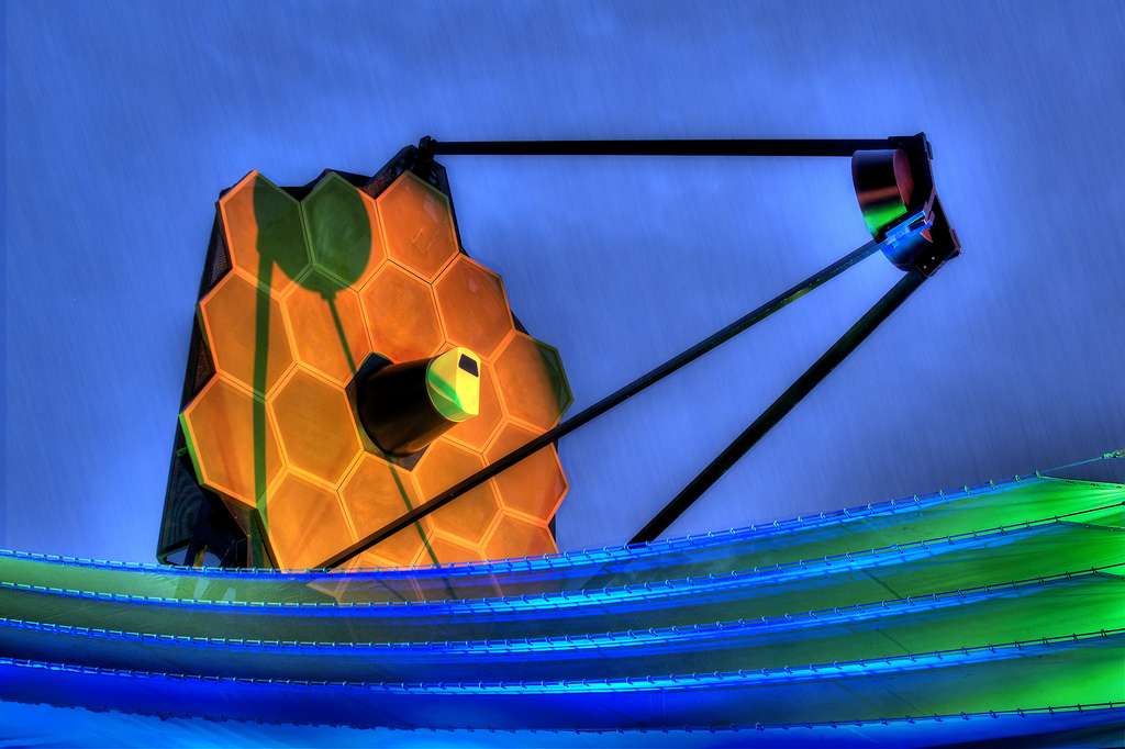 A full-size model of the telescope as it will look after construction.