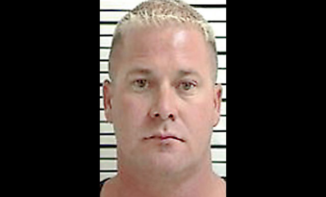 Ex-police officer gets jail time after pleading guilty to attempted bribery charge