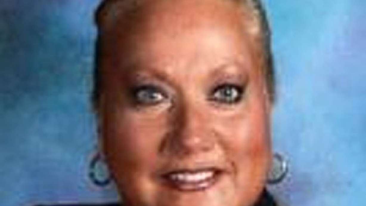 Former UT school secretary acquitted of sex charge