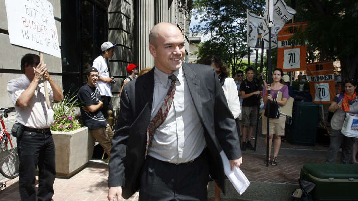 DeChristopher ends sentence for civil dissidence