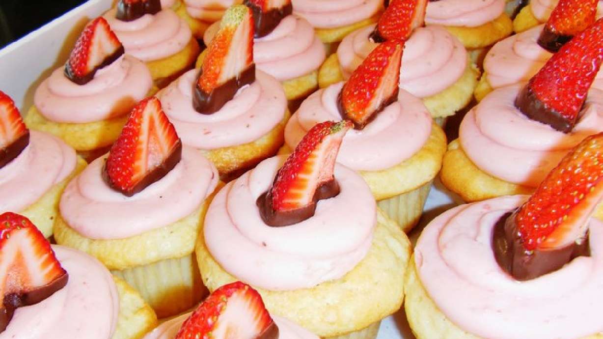 Eat a cupcake, save a life: Bakery teams up with vaccination charity