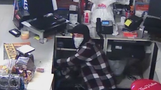 Burglars hit hardware store 4 times; police hope video leads to arrest