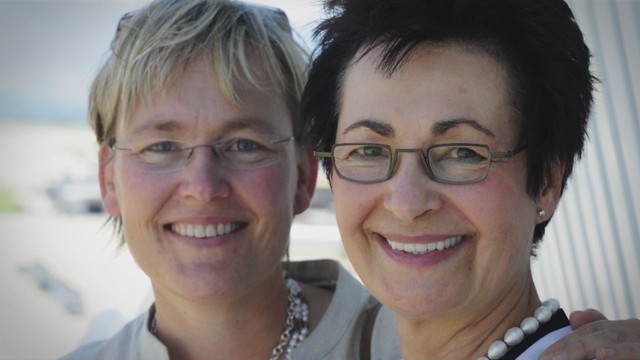 Antje Uchtdorf Evans and Harriet Uchtdorf.