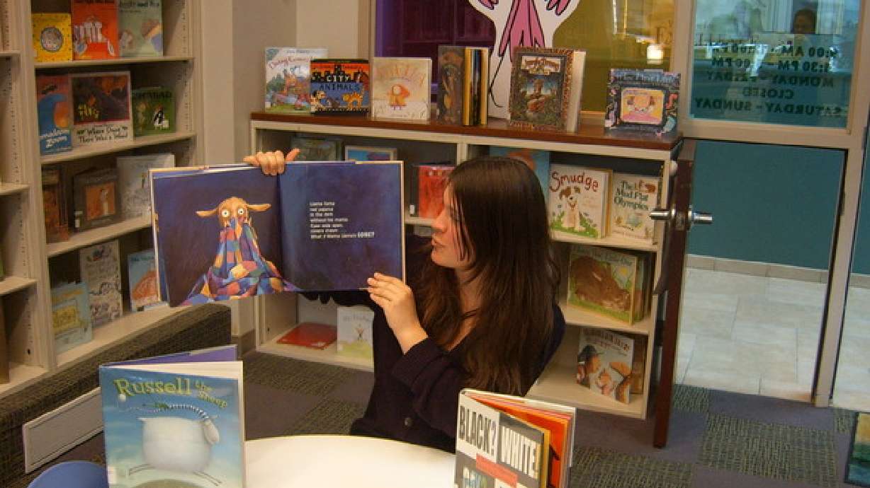Clinic's reading room making a big difference for low-income kids