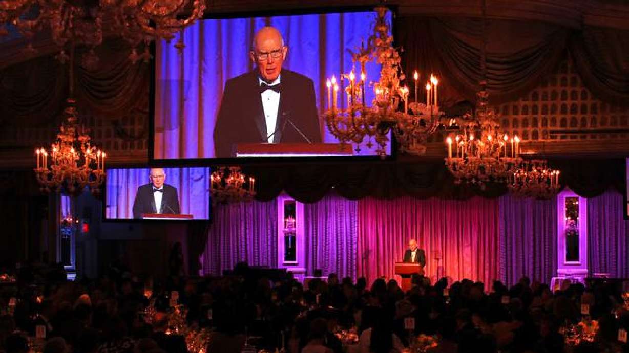 Elder Oaks honored for promoting religious freedom