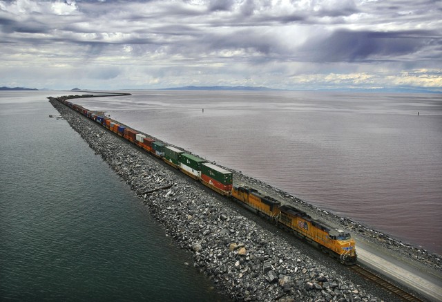 Proposed repairs to Great Salt Lake causeway under fire